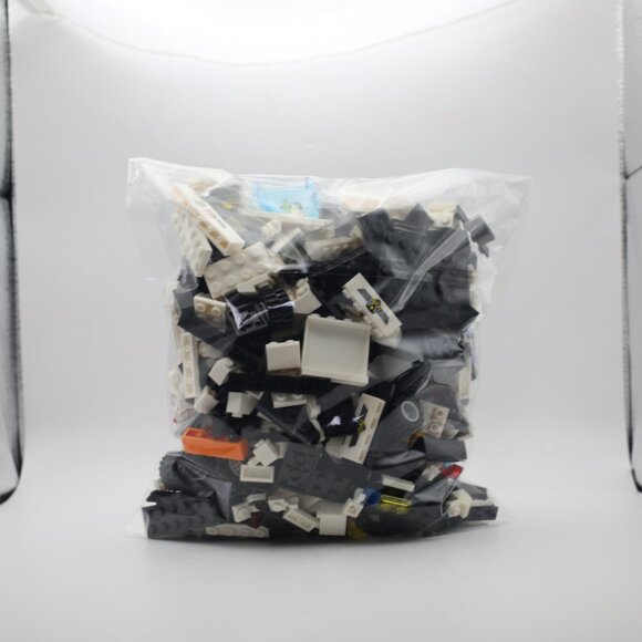 Lot of 1.283 Pounds of Legos that include Lego City SWAT Team pieces - Picture 5 of 10